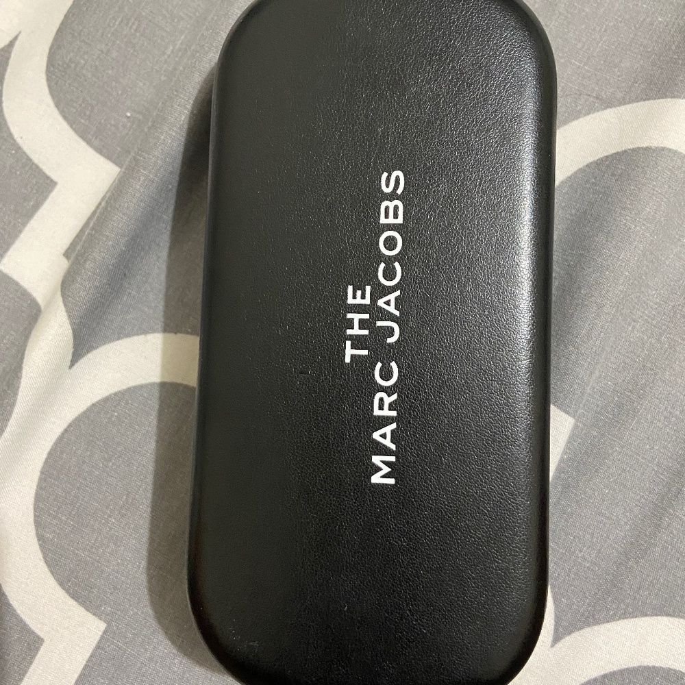 Marc jacobs glasses case